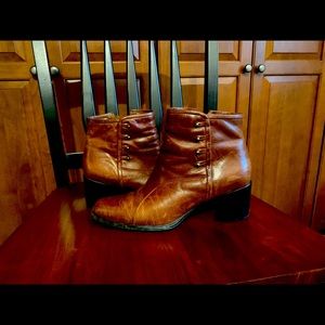 Naturalizer Gaper Booties